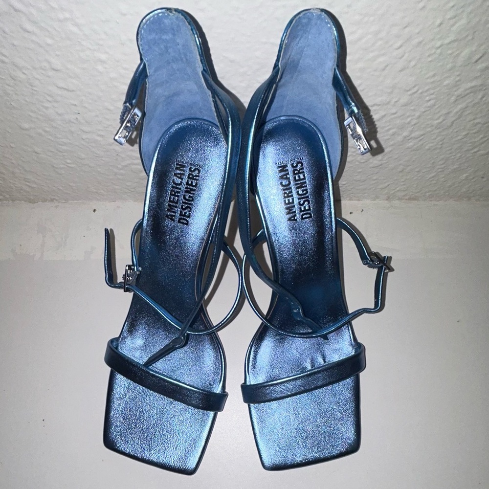 American Designers Badgley Mischka Vogue Metallic Stiletto Heel with Ankle Strap